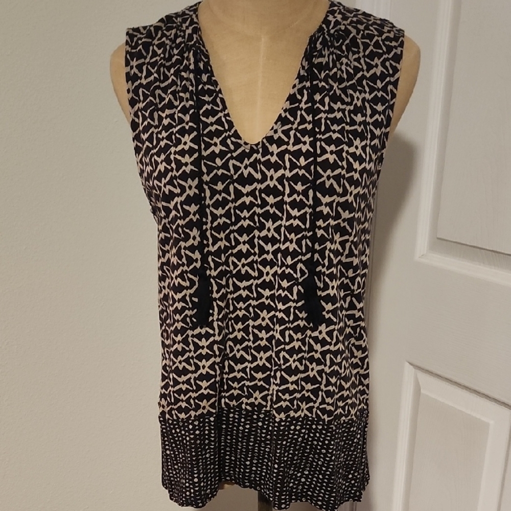 Black and White Patterned Women's Top